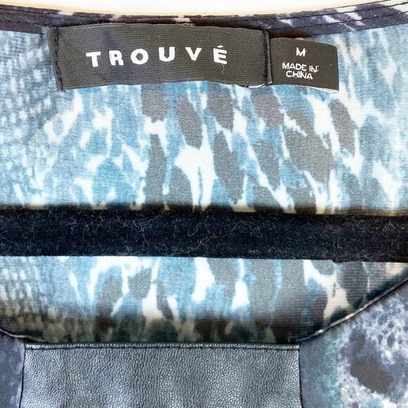 Trouve Sleeveless Snake Skin Faux Leather Top - Picture 5 of 7